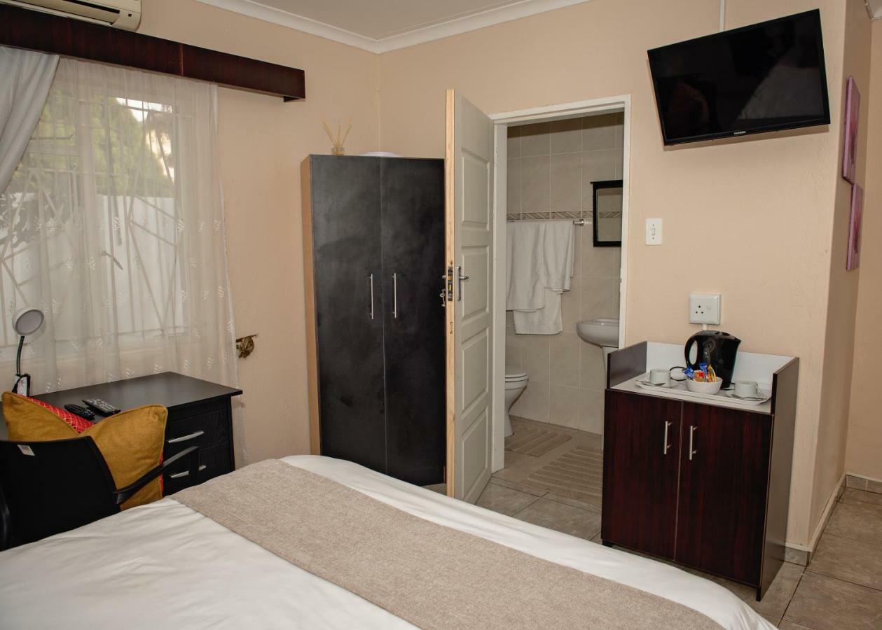 Savannah Guest House Polokwane Exterior photo