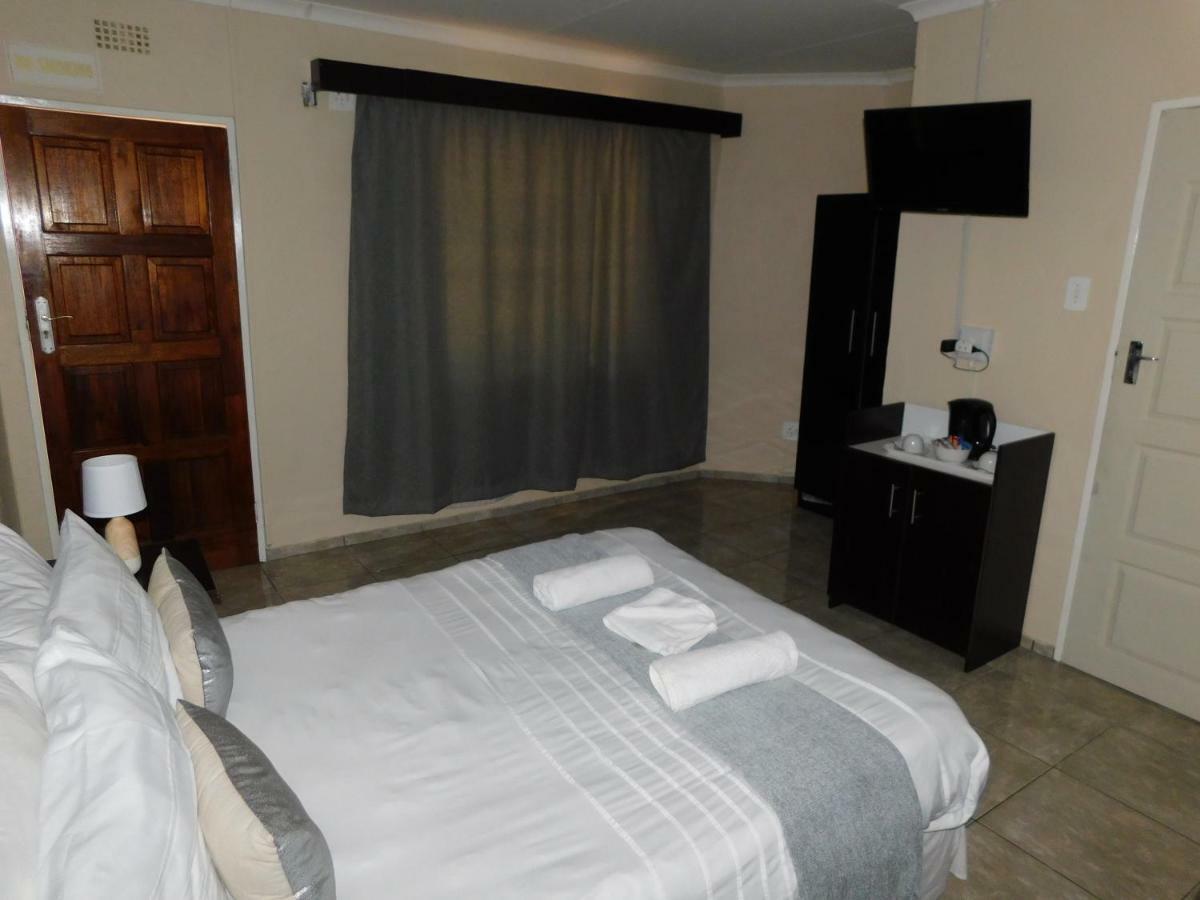 Savannah Guest House Polokwane Exterior photo