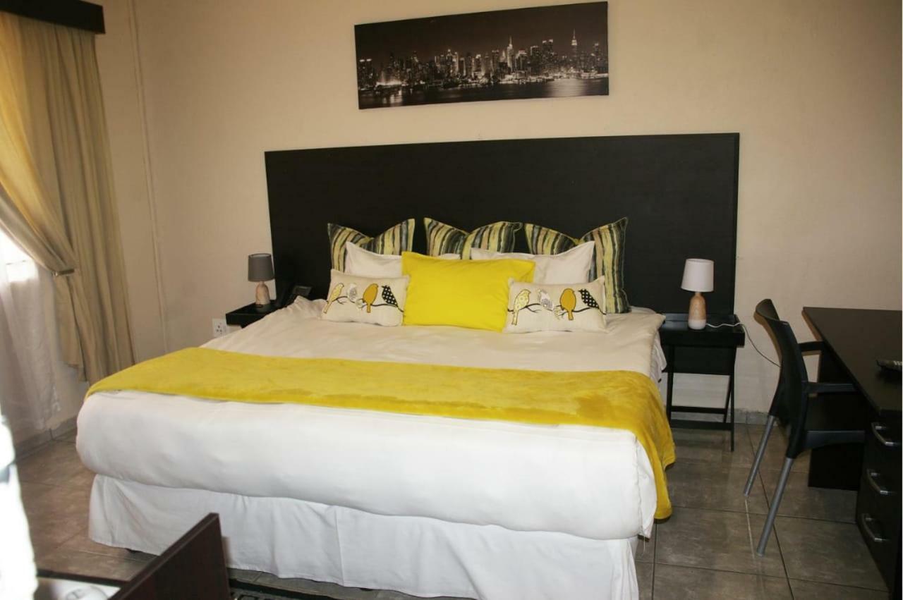 Savannah Guest House Polokwane Exterior photo